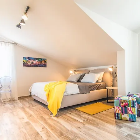 Sleeps 8 With Pool Air Con And Wifi Rovinjsko Selo